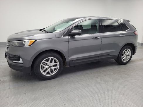Used 2023 Ford Edge SEL image 2