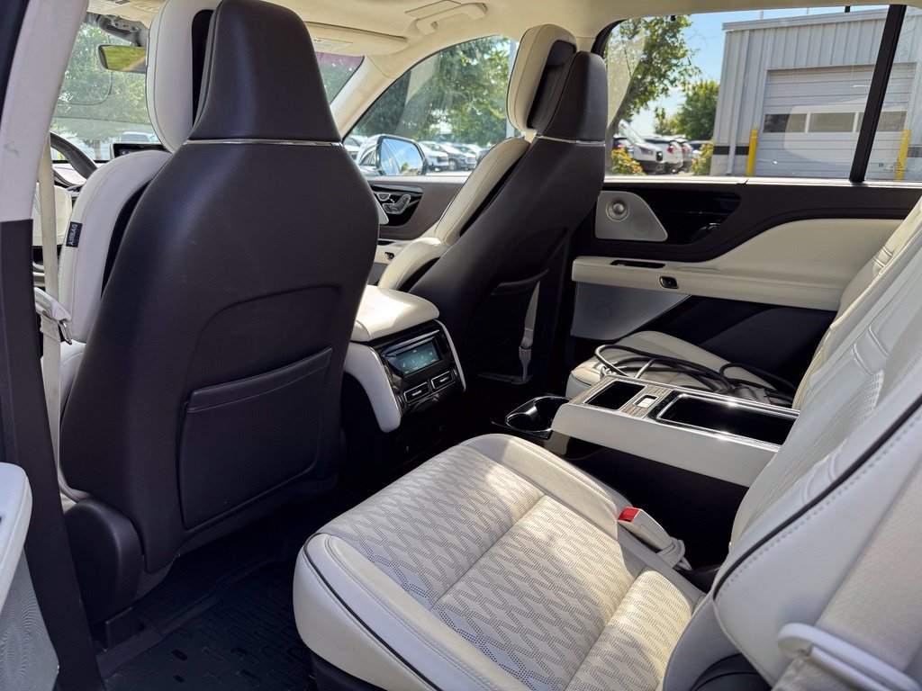 Used 2020 Lincoln Aviator Black Label Grand Touring w/ Class IV Trailer Tow Package AWD/4WD image 12