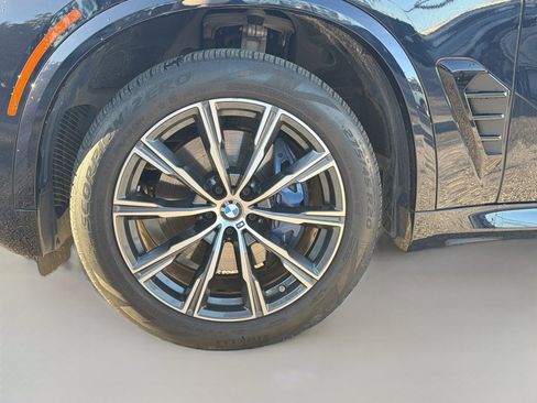 Used 2024 BMW X5 xDrive40i w/ M Sport Package AWD/4WD image 43