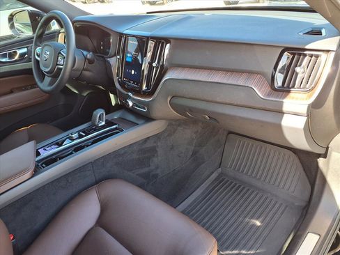 Certified 2023 Volvo XC60 B5 Plus w/ Protection Package Premier image 10