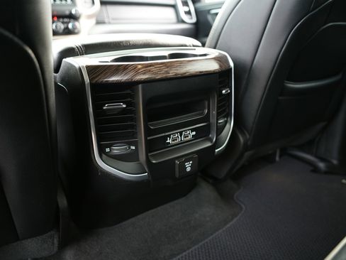 Used 2020 RAM 1500 Laramie image 26