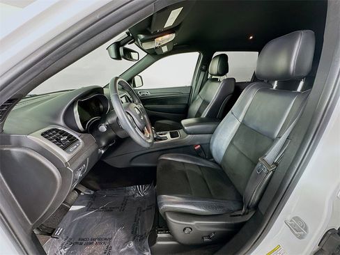 Used 2018 Jeep Grand Cherokee Altitude image 19