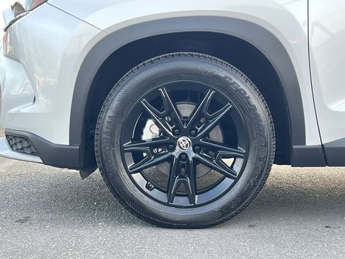 Used 2024 Toyota Grand Highlander AWD Hybrid image 10