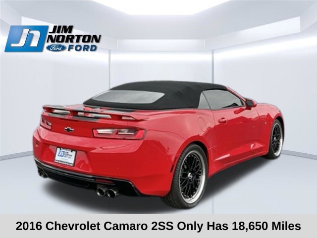 Used 2016 Chevrolet Camaro SS RWD image 4