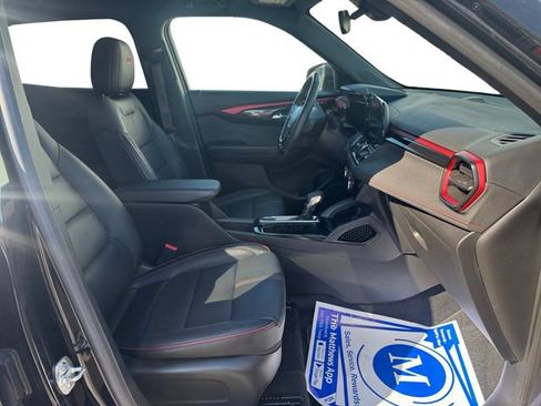 Used 2024 Chevrolet TrailBlazer RS w/ Driver Confidence Package FWD image 17