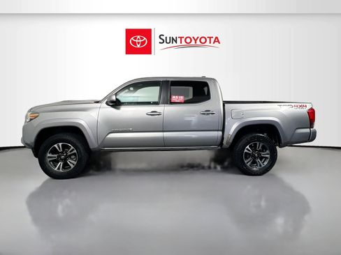 Used 2018 Toyota Tacoma TRD Sport w/ Technology Package AWD/4WD image 7