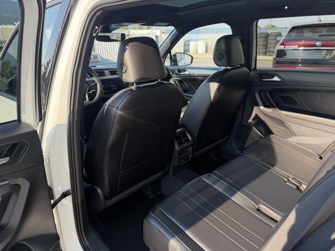 Used 2022 Volkswagen Tiguan SE R-Line AWD/4WD image 25