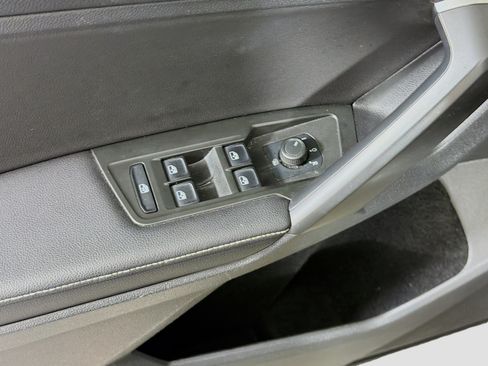 Used 2022 Volkswagen Tiguan S FWD image 15