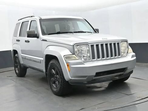 Used 2011 Jeep Liberty Sport w/ Popular Equipment Group AWD/4WD image 2
