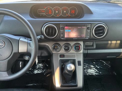 Used 2015 Scion xB image 27