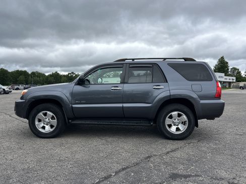 Used 2008 Toyota 4Runner SR5 AWD/4WD image 6