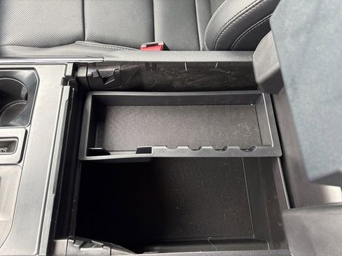 Used 2023 Ford F150 Lariat w/ Equipment Group 502A High image 44