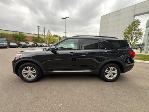 Used 2024 Ford Explorer XLT w/ Class IV Trailer Tow Package AWD/4WD image 8