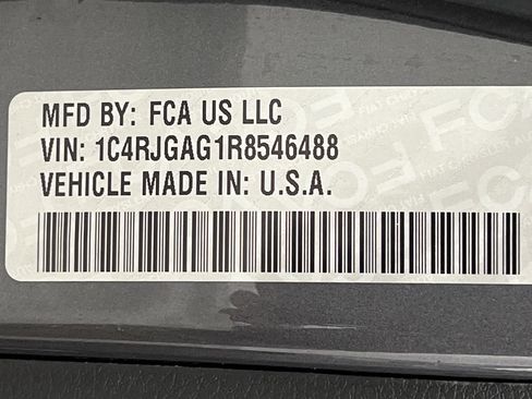 Used 2024 Jeep Grand Cherokee Altitude RWD image 76