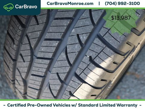 Used 2020 Ford Edge SE w/ Cargo Accessory Package FWD image 13