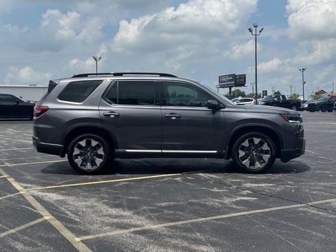 Certified 2026 Honda Pilot Touring image 3