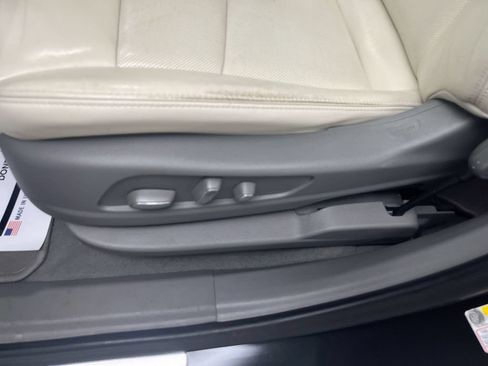 Used 2020 Cadillac XT6 Premium Luxury FWD image 16