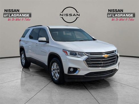 Used 2021 Chevrolet Traverse LT image 3