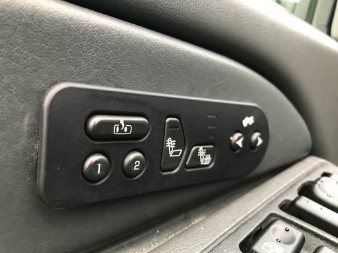 Used 2003 Chevrolet Avalanche 4x4 w/ Suspension Package, Off-Road image 14