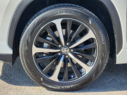 Used 2021 Toyota Highlander XSE image 10