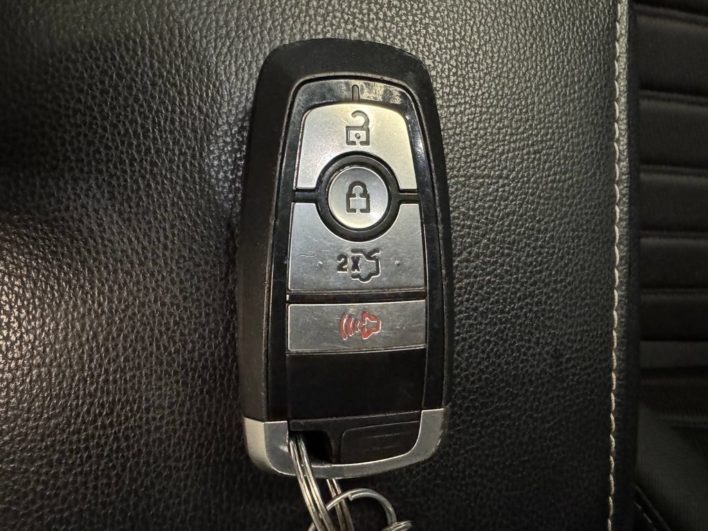 Used 2019 Ford Fusion SE AWD/4WD image 17