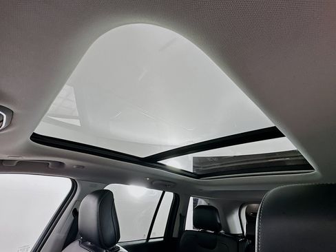 Used 2023 Jeep Grand Cherokee Limited image 27