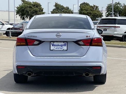 Used 2023 Nissan Altima 2.5 SR w/ SR Premium Package FWD image 5