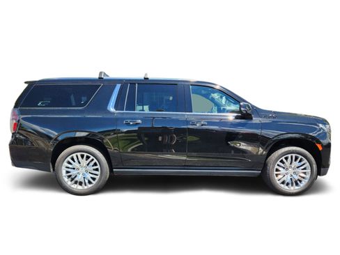 Used 2023 Chevrolet Suburban High Country AWD/4WD image 2