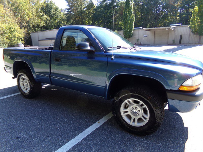 Used 2004 Dodge Dakota 4x4 Regular Cab w/ Tire & Handling Group image 5