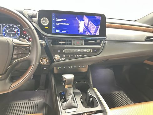 Used 2024 Lexus ES 350 Ultra Luxury w/ Accessory Package (Z2) FWD image 30