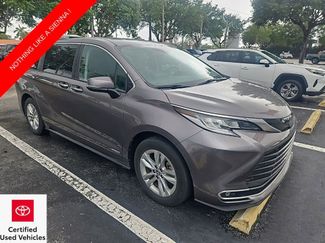 Used 2021 Toyota Sienna Limited video 1