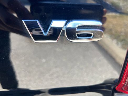 Used 2018 Toyota Tacoma TRD Sport image 18