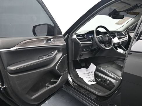Used 2024 Jeep Grand Cherokee Limited 4xe AWD/4WD image 16