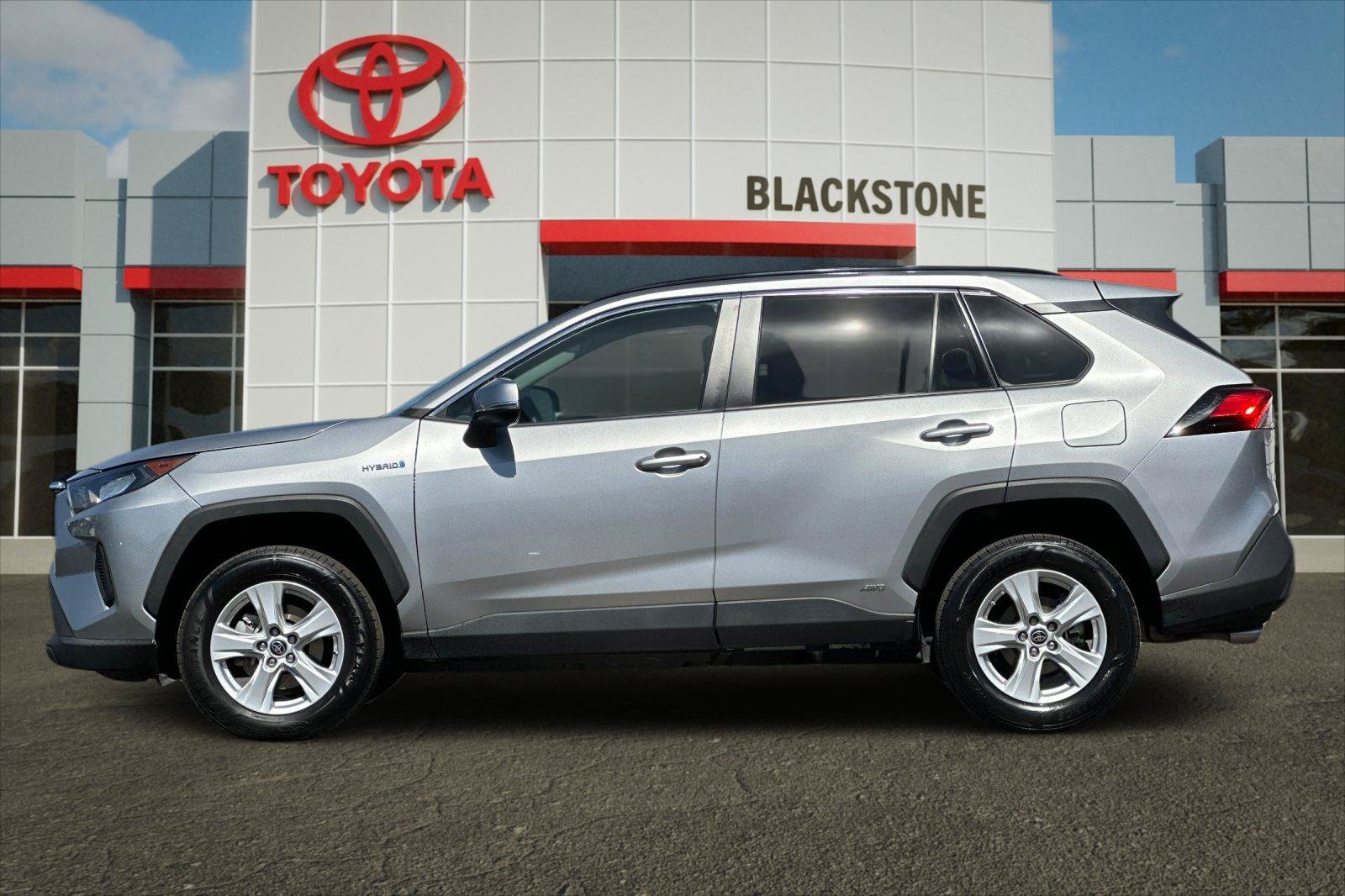 Certified 2021 Toyota RAV4 LE AWD/4WD image 6