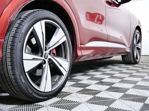 Used 2025 Audi SQ5 Premium Plus image 9