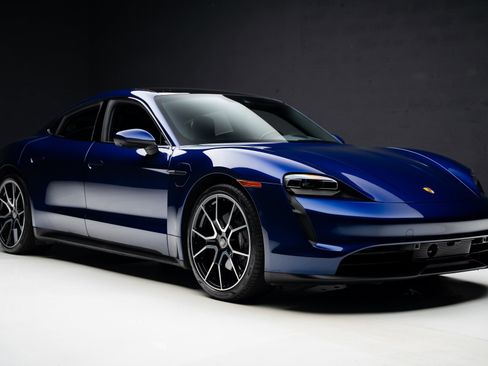 Used 2023 Porsche Taycan w/ Premium Package image 83