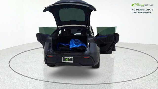 Used 2026 Tesla Model Y AWD image 17