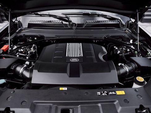 Used 2025 Land Rover Defender 110 V8 image 16