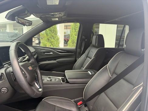 Used 2023 Cadillac Escalade Sport w/ LPO, ONYX Package AWD/4WD image 12