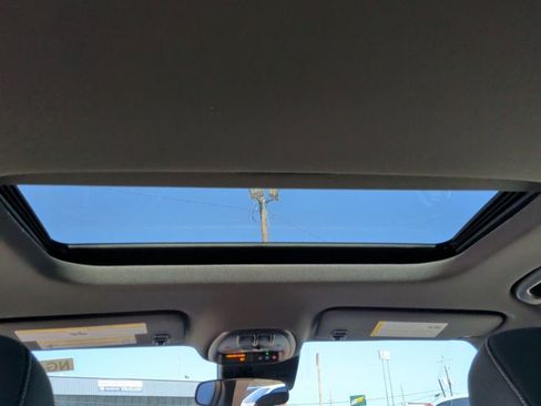 New 2026 Chevrolet Trax RS w/ Sunroof Package image 21