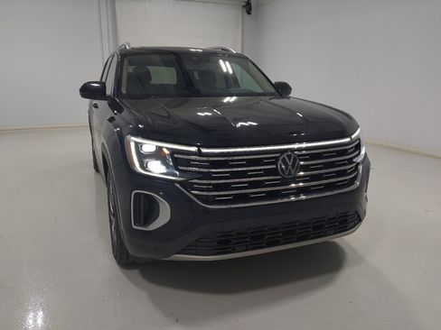 Used 2024 Volkswagen Atlas SEL AWD/4WD image 14