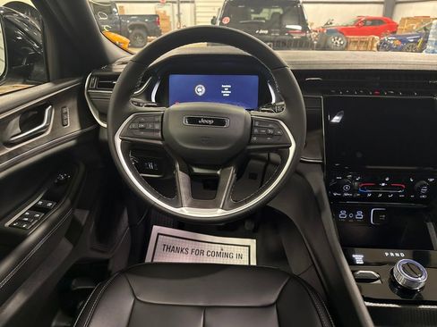 New 2025 Jeep Grand Cherokee Limited image 13