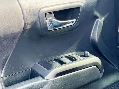 Used 2022 Toyota Tacoma TRD Sport w/ TRD Premium Sport Package image 18