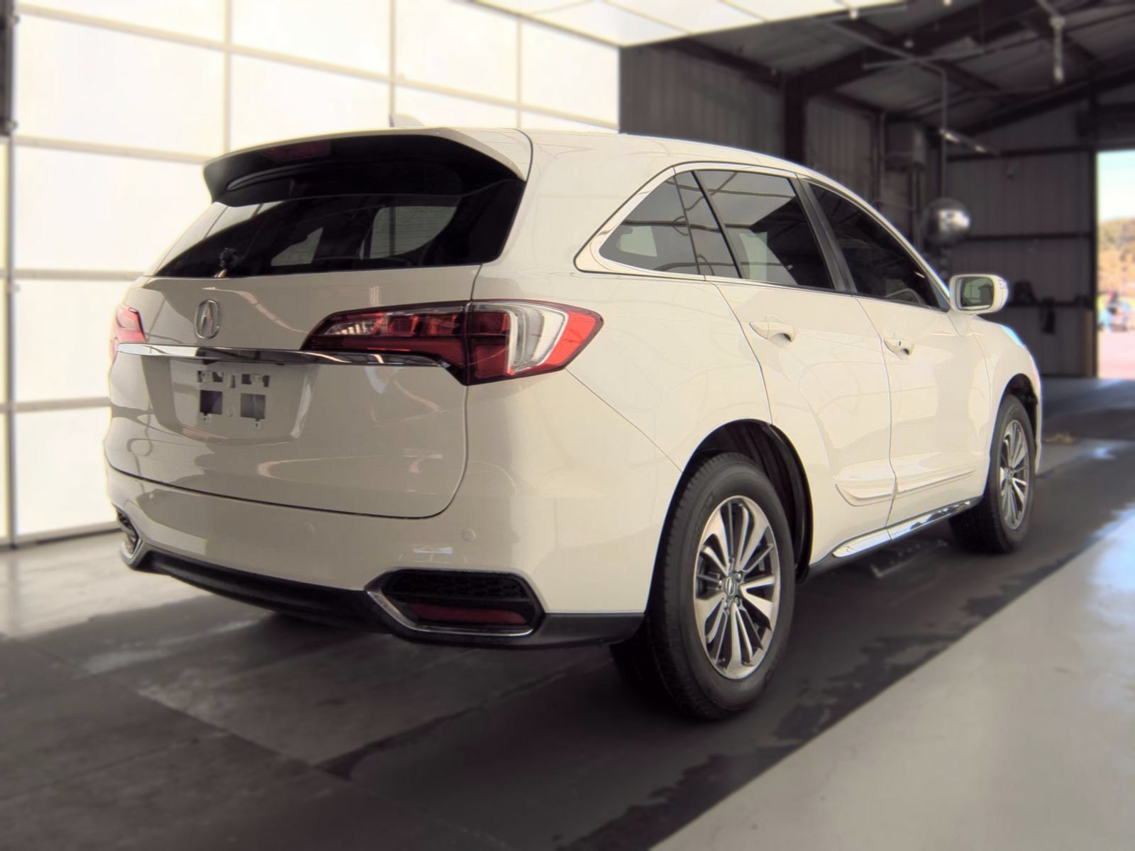 Used 2016 Acura RDX w/ Advance Package FWD image 3
