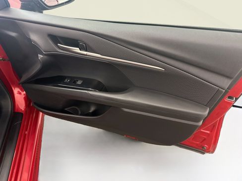 Used 2025 Toyota Camry SE FWD image 33