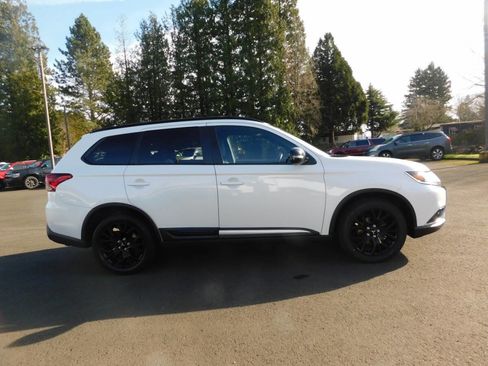 Used 2019 Mitsubishi Outlander LE image 22