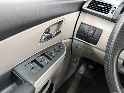 Used 2014 Honda Odyssey LX image 17