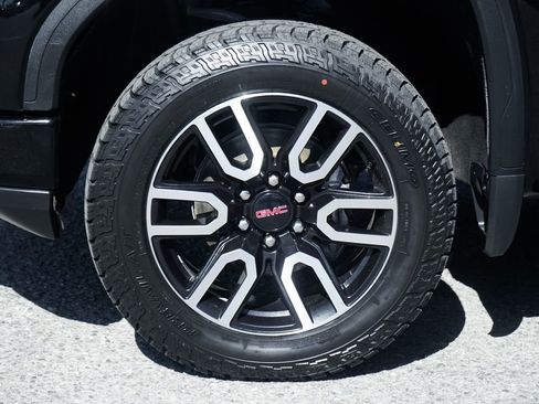 Used 2022 GMC Sierra 1500 AT4 w/ AT4 Preferred Package AWD/4WD image 44
