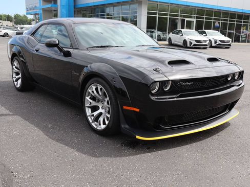 Used 2023 Dodge Challenger SRT Hellcat Redeye RWD image 2
