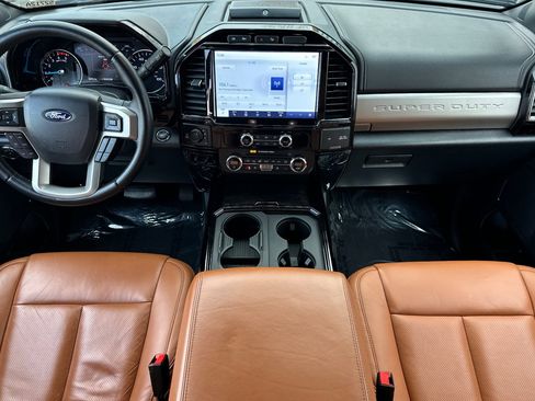 Used 2022 Ford F250 Lariat w/ Black Appearance Package image 13